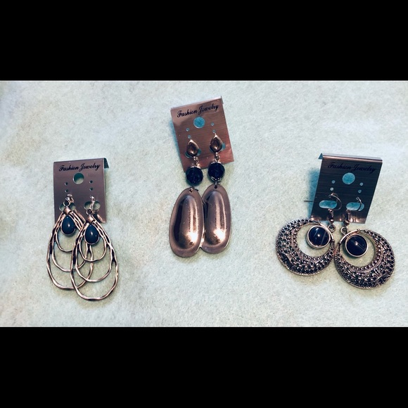 3 pair Earring bundle in Blue and SilverTone - Picture 2 of 3